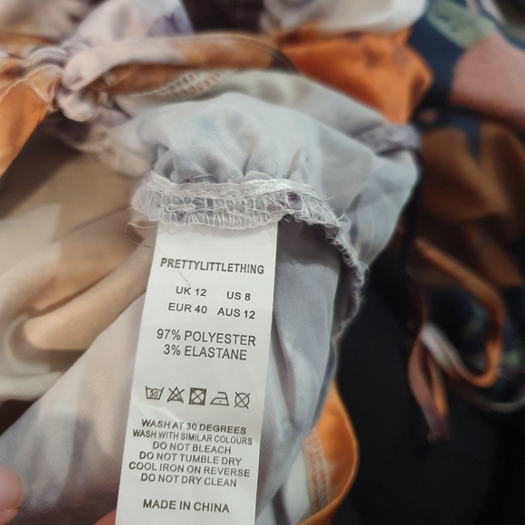 PrettyLittleThing dress with drawstring side ruching size US 8 (AUS 12 equiv) - Picture 8 of 8